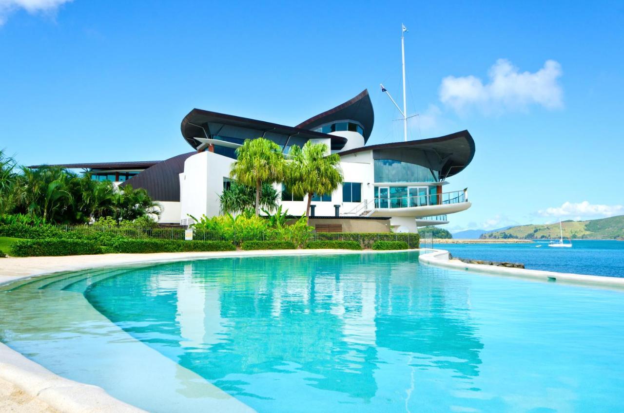 Yacht Club Villas Hamilton Island Buitenkant foto